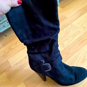 Apkamiblack Faux Suede Boots sz 9
